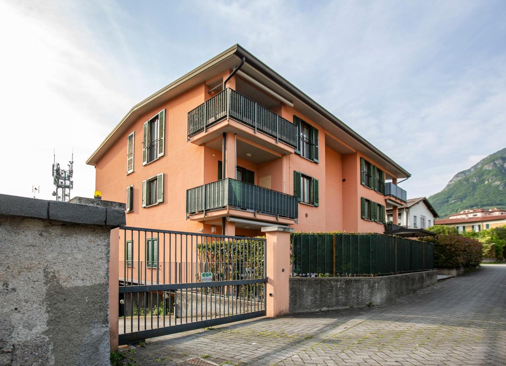 Como Lake - Lakeside Bliss Mandello del Lario Luaran gambar